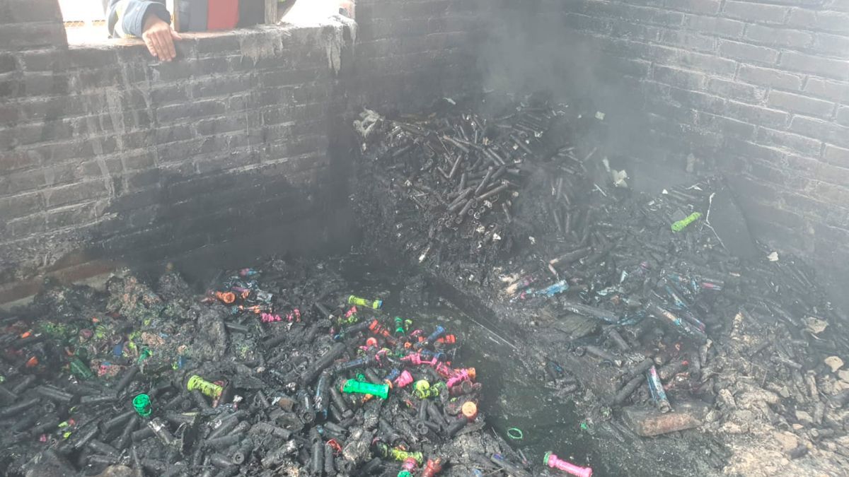 Incendio en bodega de pirotecnia en el Centro de Cuernavaca