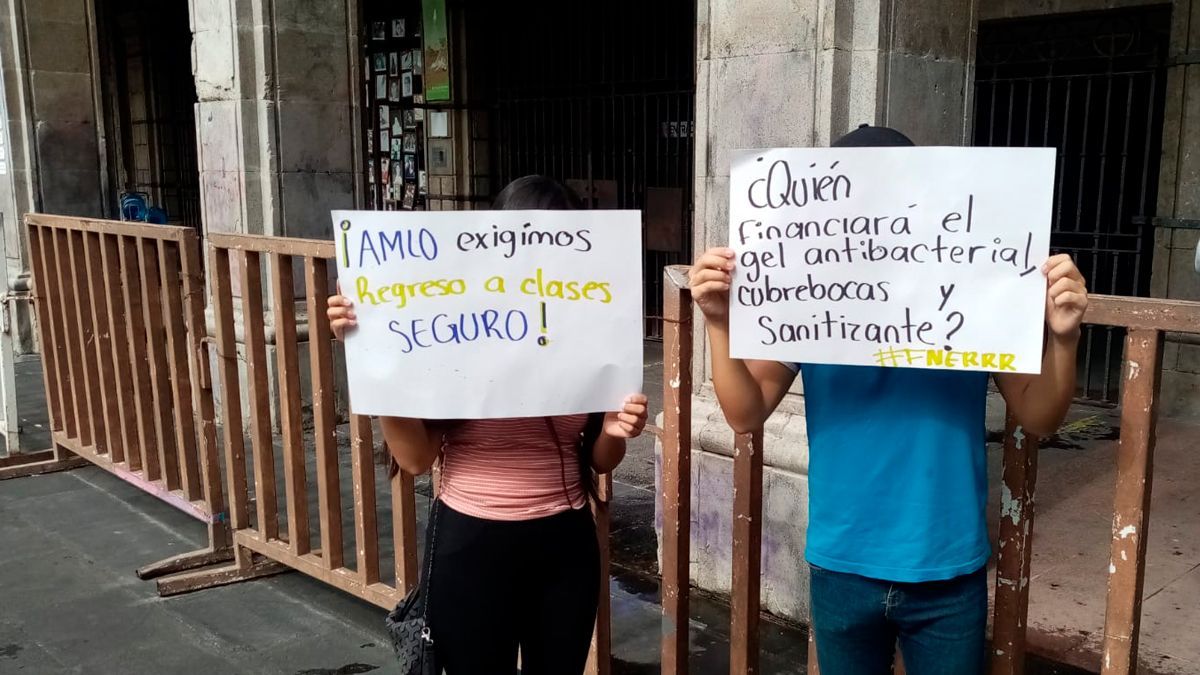 Exigen estudiantes ser vacunados contra Covid19 para regresar a clases