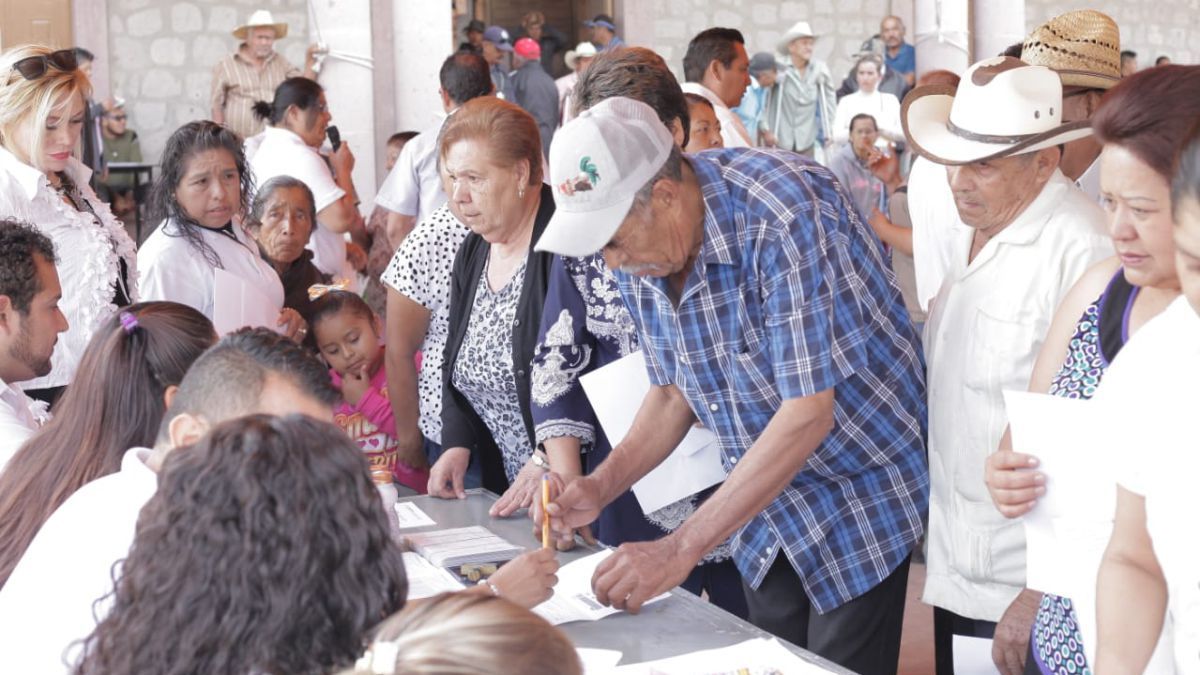 Pensión para adultos mayores aumentó 15 %