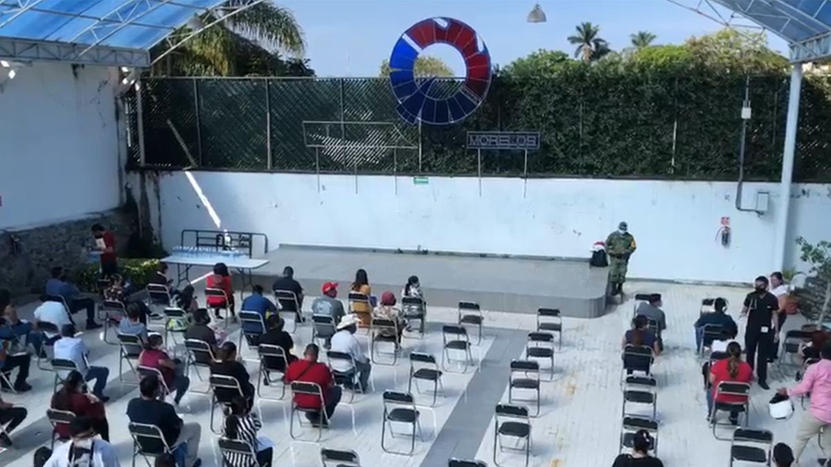 Vacunan a trabajadores de cámaras empresariales en Morelos