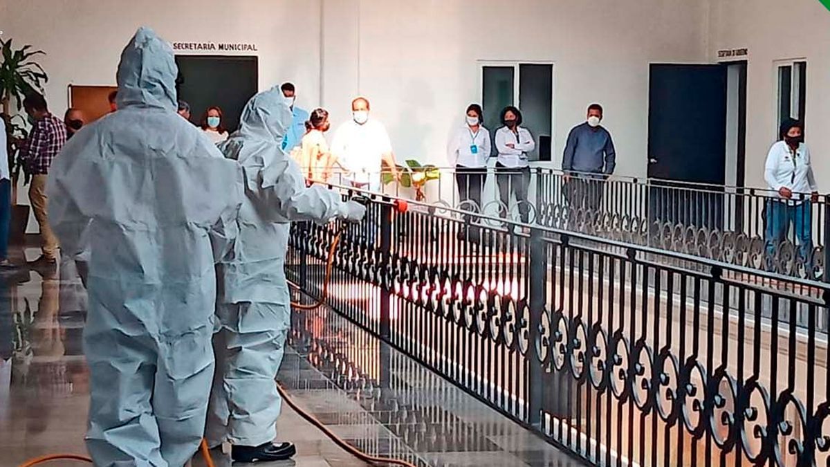 Desinfectan inmuebles en el municipio de Ayala