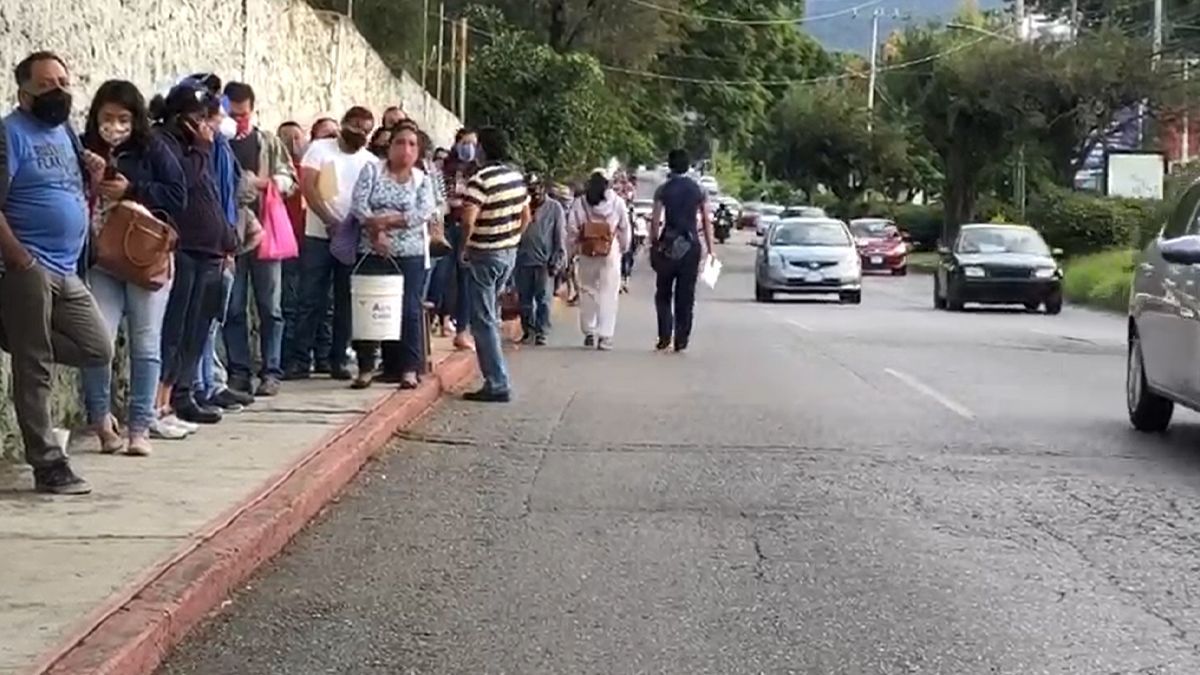 Largas filas para segunda dosis de Pfizer en Cuernavaca