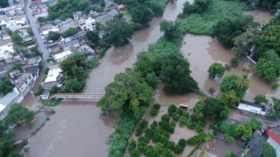 Desbordó el río Apatlaco e inundó viviendas en Jojutla