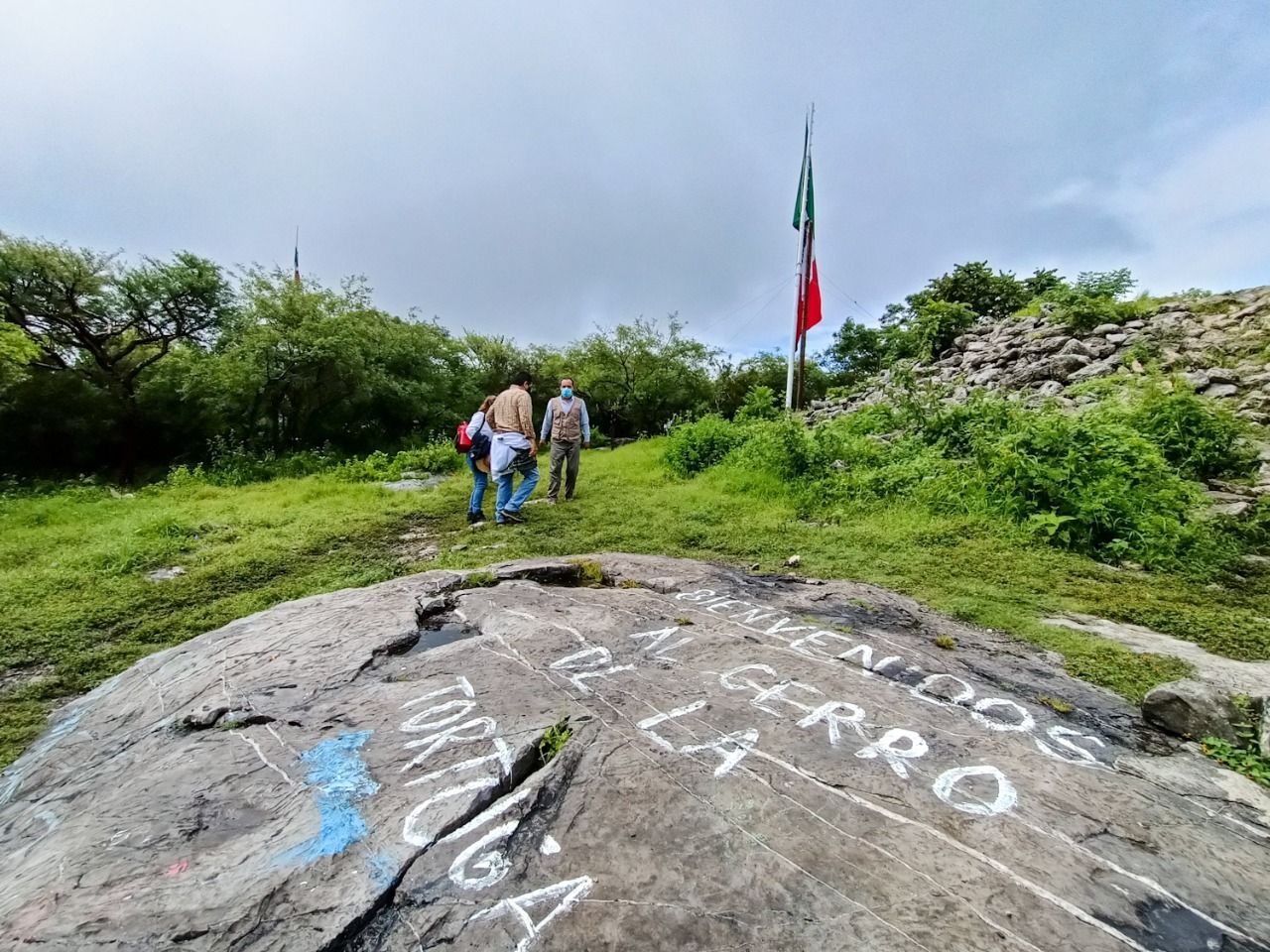 Retiran asta bandera de área natural protegida