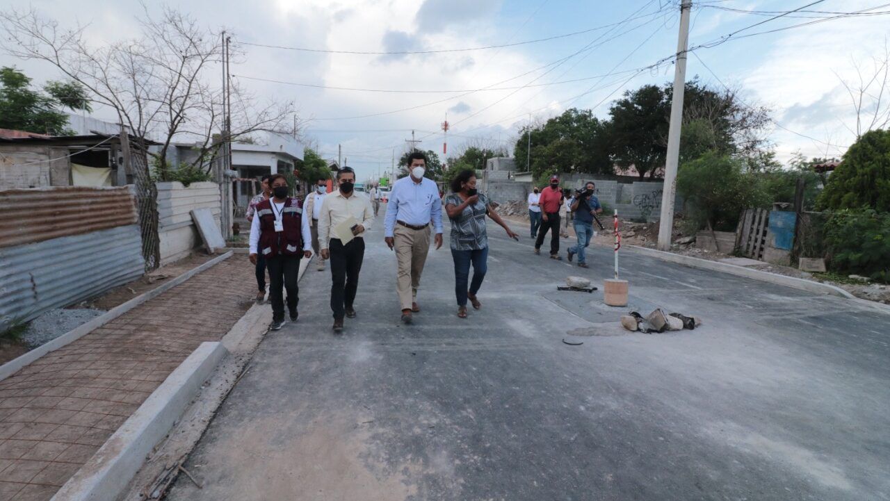 Instalan nueva red de drenaje y pavimentan calles en Temixco