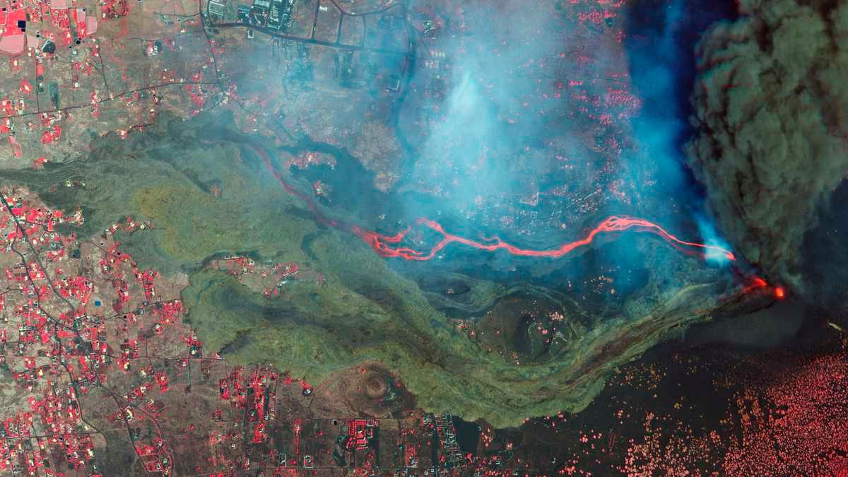 Hace contacto con el mar lava del volcán La Palma