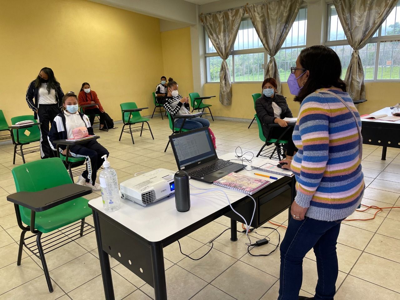 Consejos técnicos escolares definirán clases presenciales