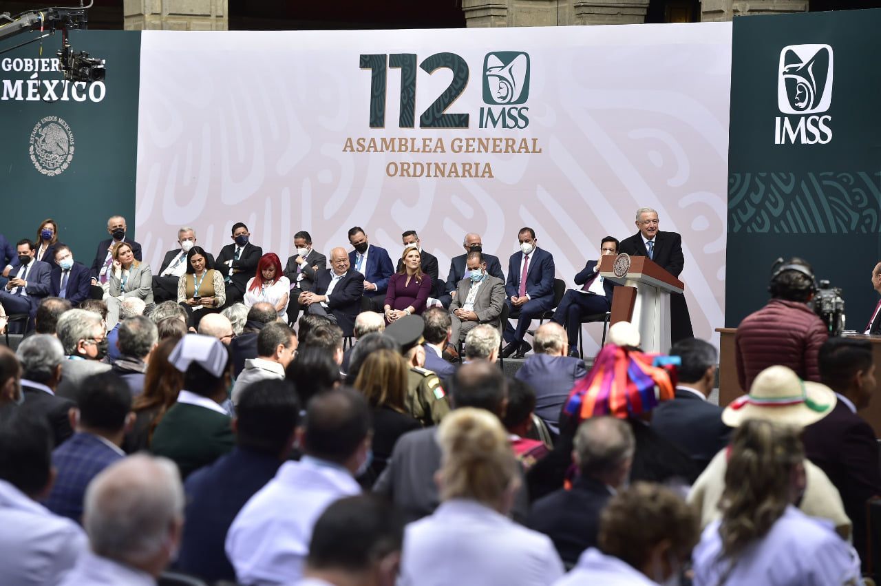 Realizan la 112 Asamblea General del IMSS en Palacio Nacional