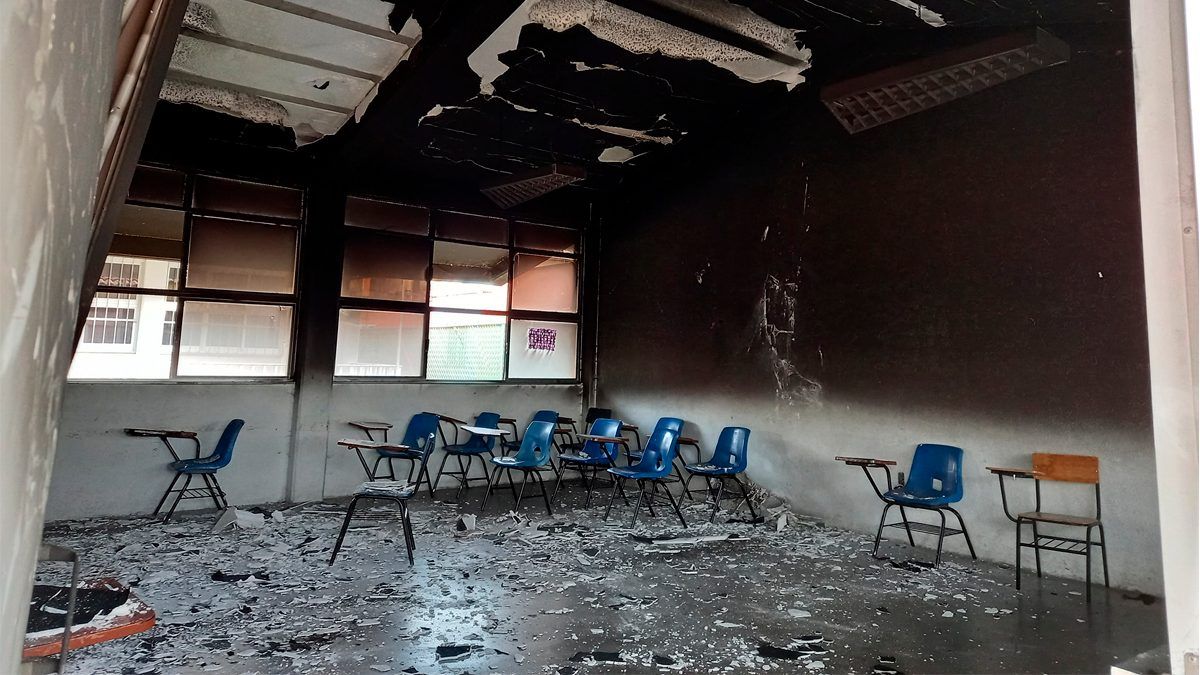 Escuela incendiada en Tezoyuca