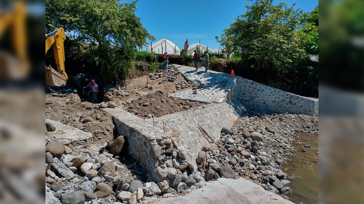 Invierten 6 mdp en rehabilitación de puente en Coatlán del Río