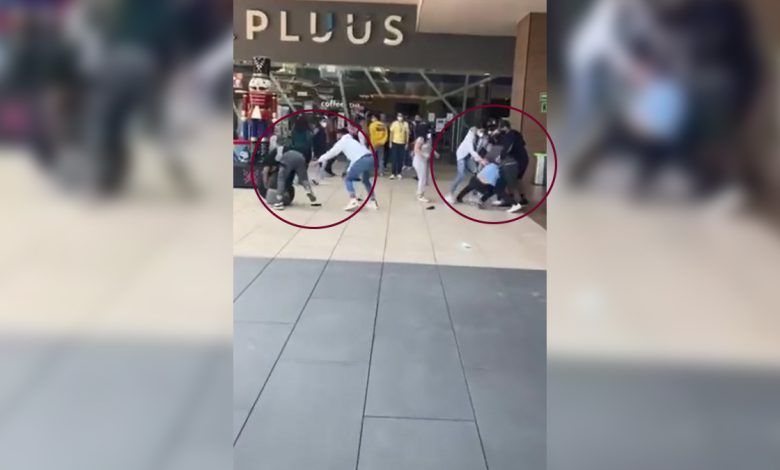 Presentan ante el juez calificador a detenidos en plaza comercial por trifulca