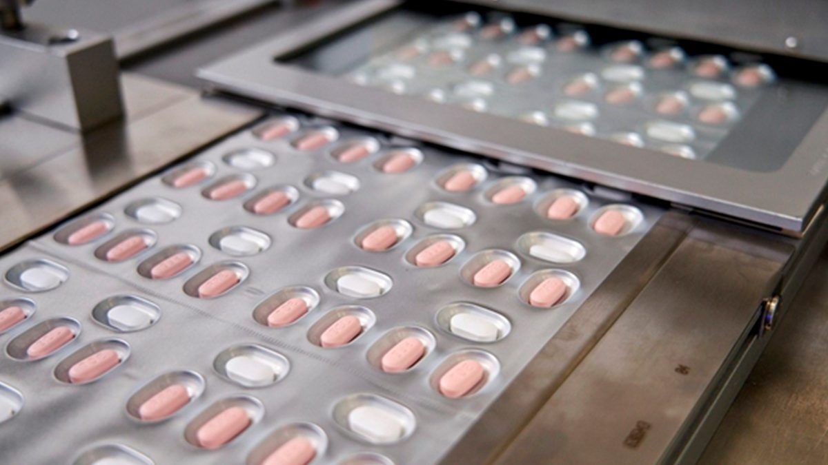 Píldora contra covid de Pfizer reduce riesgo de muerte