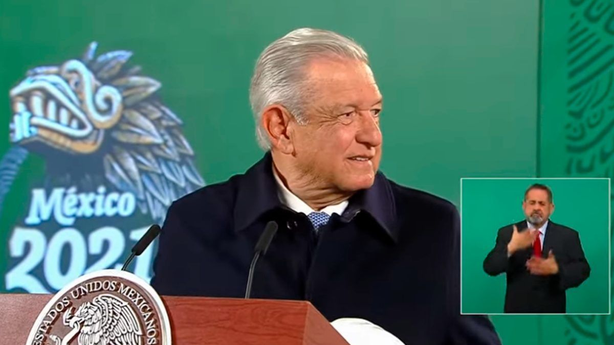 Pide López Obrador al INE a no esperar ‘que le corrijan la plana’