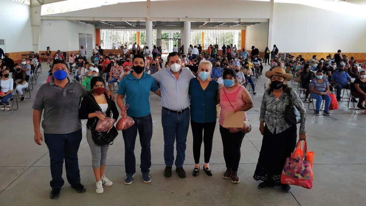 Entrega Ayuntamiento de Jiutepec 600 paquetes de carne