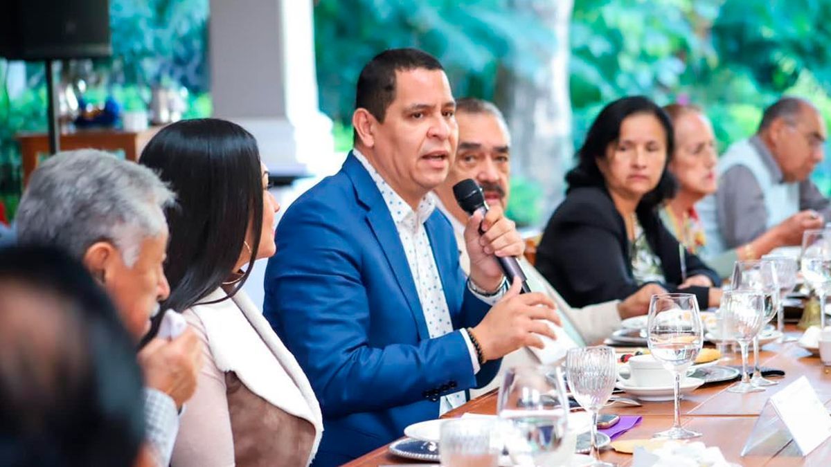 Juan Ángel Flores; en ranking de los 100 mejores alcaldes