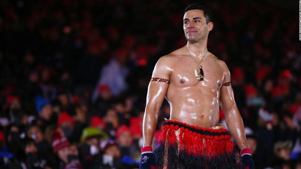 Brinda ayuda el abanderado de Tonga