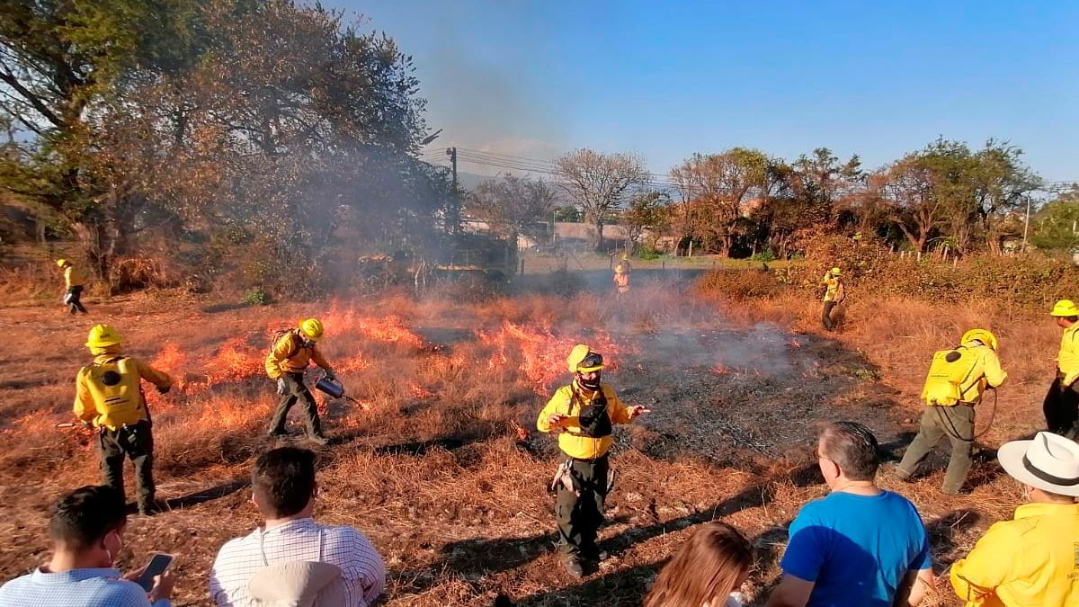 Capacitan a personal de la SDS en atención de incendios forestales