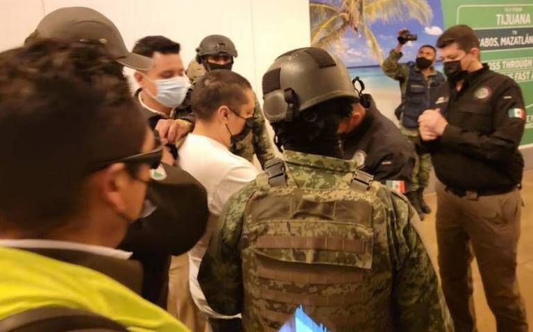 Familia de “El Huevo” acude a registro civil de Tamaulipas con comando armado