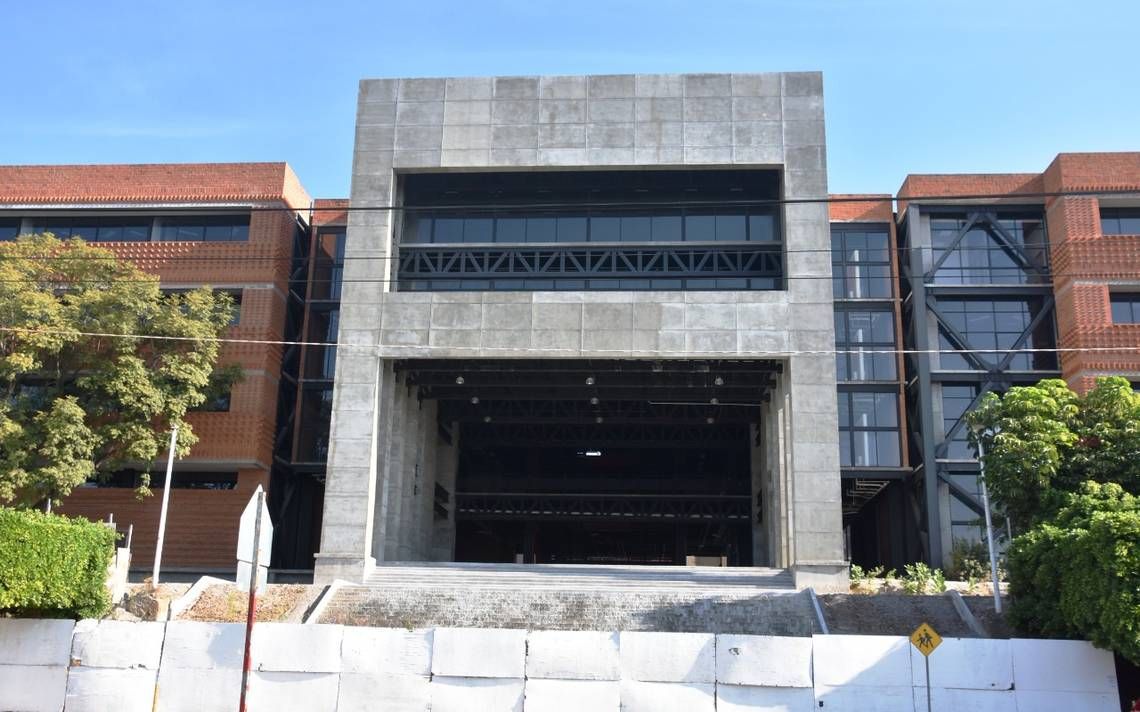 Alistan edificio principal de la UAEM para clases presenciales