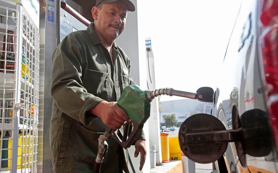 Hacienda elimina impuesto a la gasolina Magna y al diésel