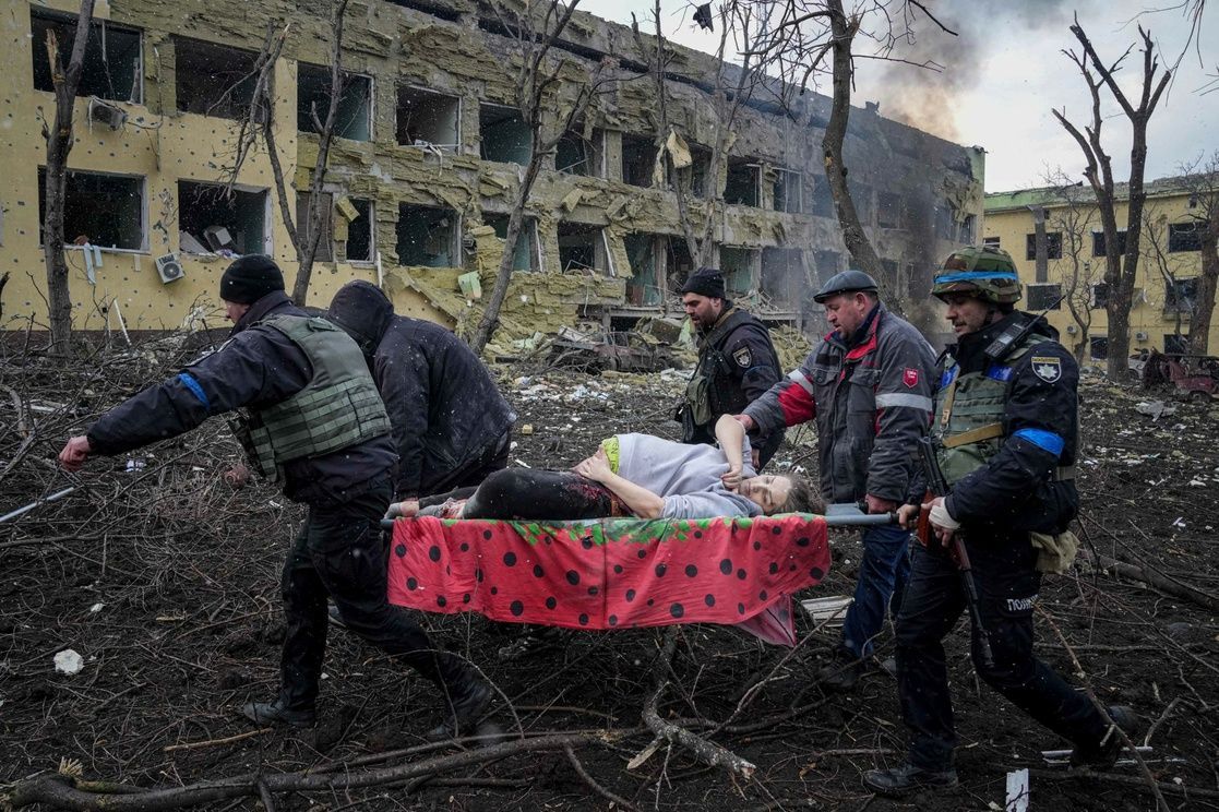Rusia bombardea hospital infantil en Mariúpol