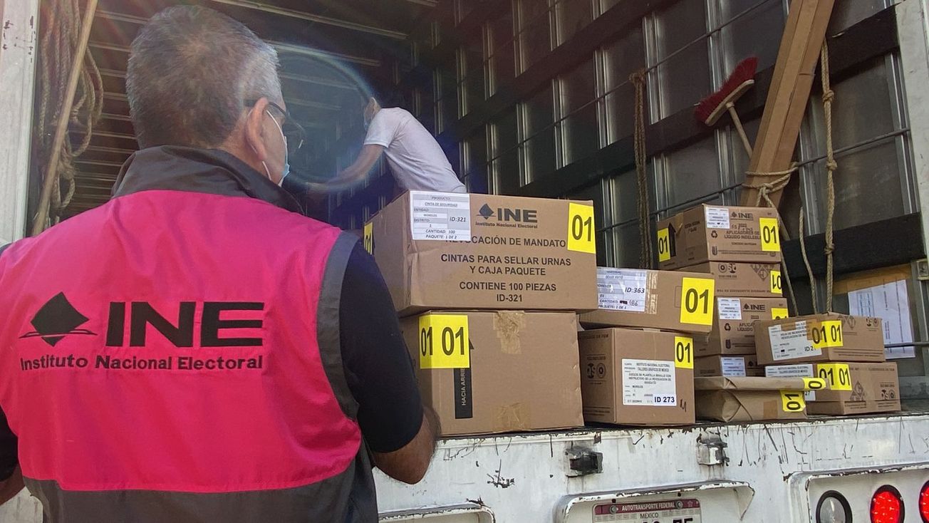Llegó material para consulta de revocación de mandato