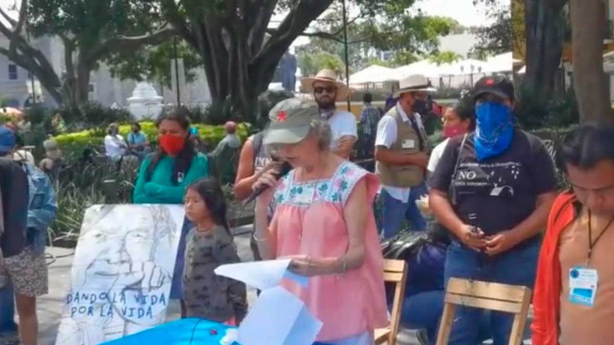 Se manifiestan a favor de la vida y del agua en Cuernavaca