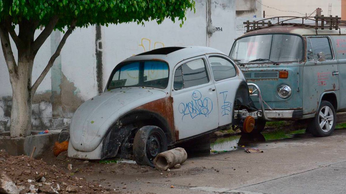 Continúa operativo de autos chatarra en Cuernavaca