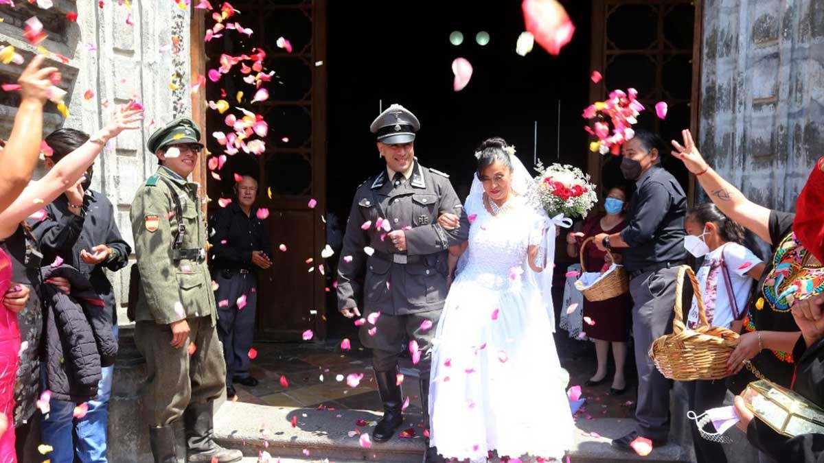 Pareja organiza boda con temática Nazi en Tlaxcala