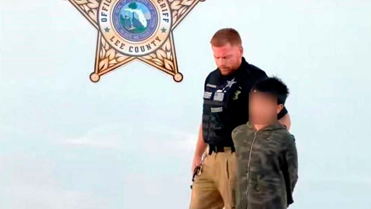 Arrestan a niño de 10 años por amenaza de tiroteo en Florida