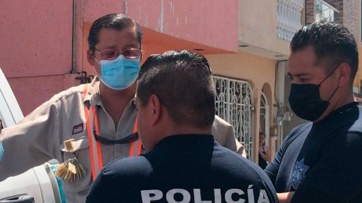 Denuncian a empleado de CFE por matar a perrita en Puebla