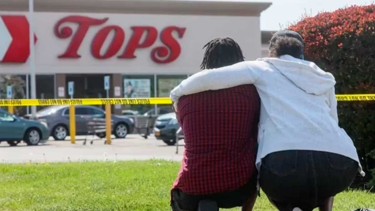 Ataque racista deja 10 muertos en Búfalo