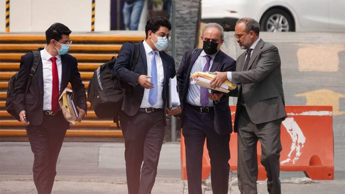 Determinan no vinculación a proceso de abogados acusados de extorsión a Juan Collado