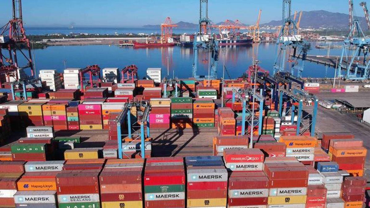 Roban 20 contenedores con oro, plata y zinc en Colima
