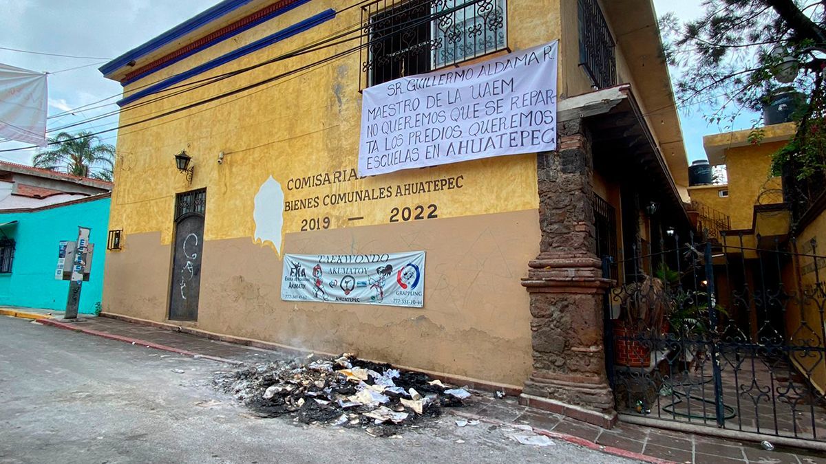 Irrumpen y queman papeles en Comisariado de Ahuatepec