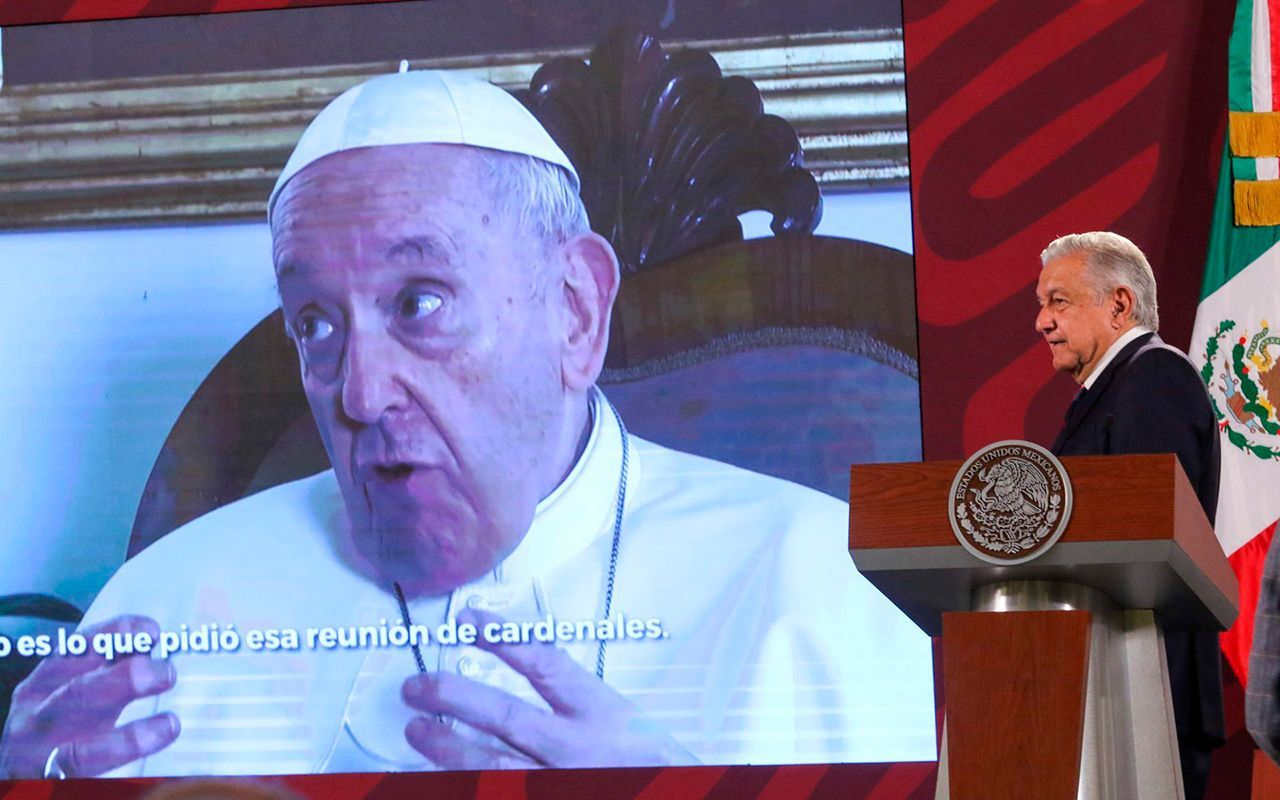 AMLO acusa que ‘mano negra’ de conservadores quieren echarle encima a las iglesias