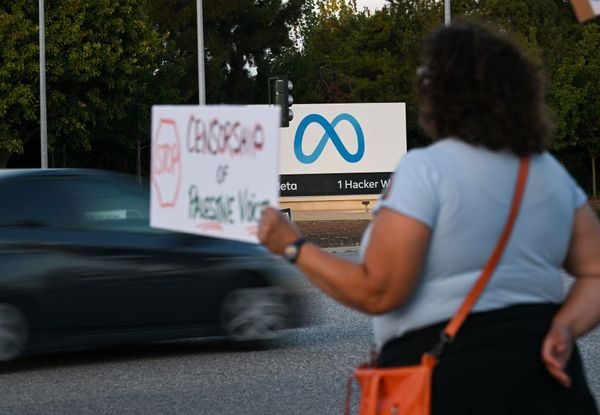 Someone gathered outside Meta Headquarters to protest on censoring Palestine