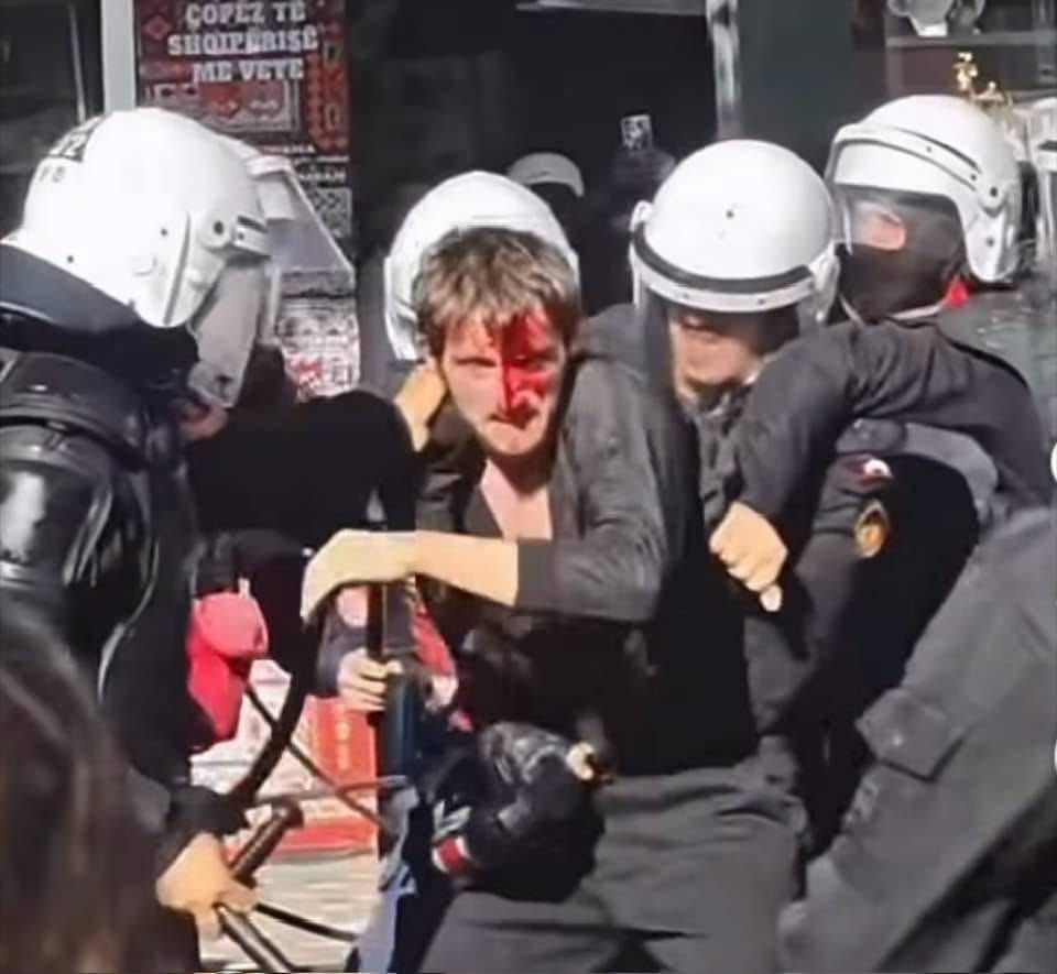 Kush mban përgjegjësi kur policia përdor forcën?