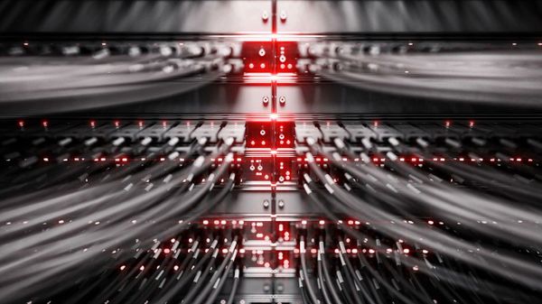 Kabllot që Mbajnë Internetin e Botës Kalojnë nëpër Hormuz