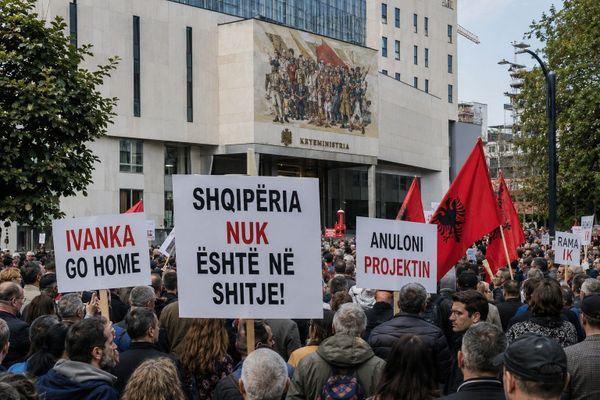 FAMILJA TRUMP, SAZANI DHE REZORTI SHUMËMILIONËSH