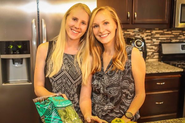 Fridge Voyeur: Christina & Katie Bailey