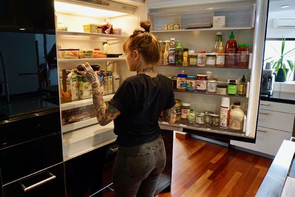 Fridge Voyeur: Rhian HY