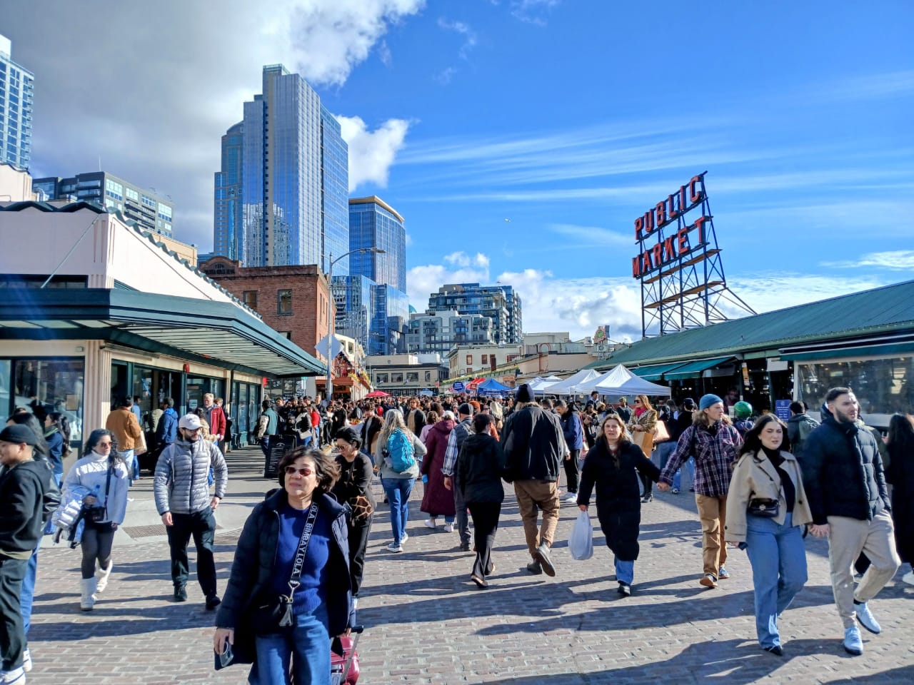 Pike Place Market Pedestrianization Pilot Boosts Sales and Visits