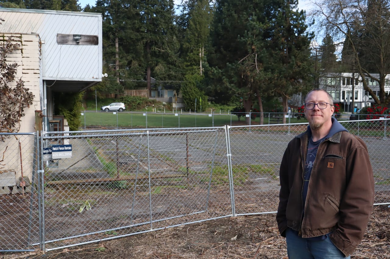 How a Dormant Lot Near a Shoreline Rail Stop Could Become a Community Hub