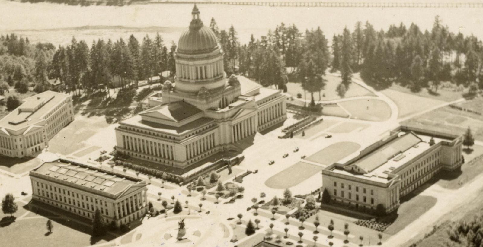 Op-Ed: Rich Conservatives Are Trying to Buy Washington’s Supreme Court Again, Don’t Let Them