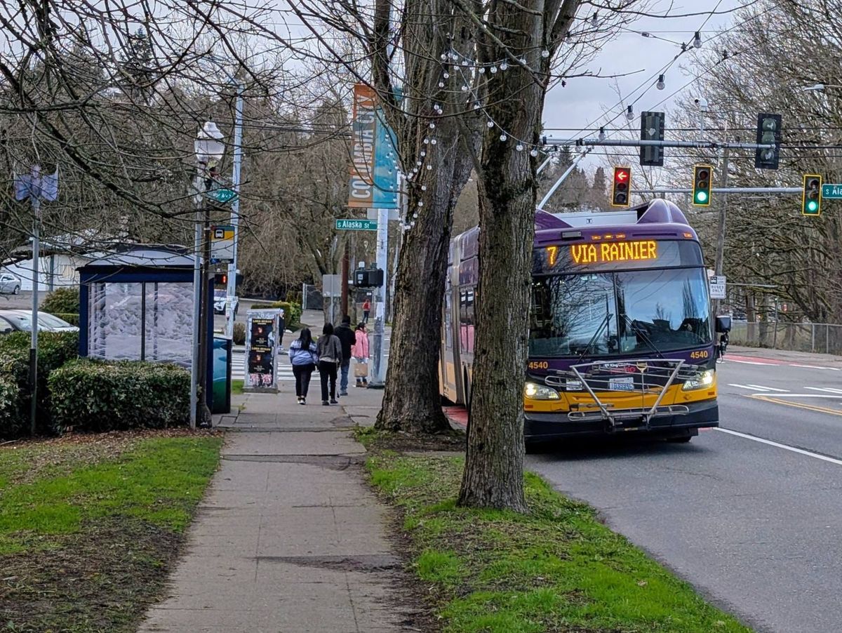 Zahilay Proposes Advancing RapidRide R Funding to Spur Bus Upgrades