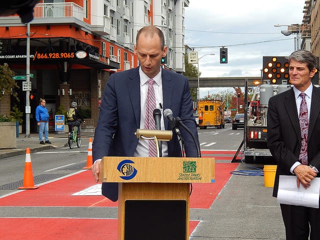 Seattle Installs New Red Bus Lane Markings