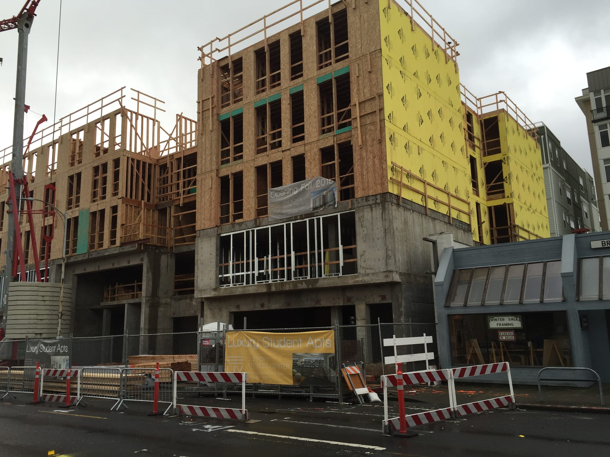 What We’re Reading: Keeping Sidewalks Open