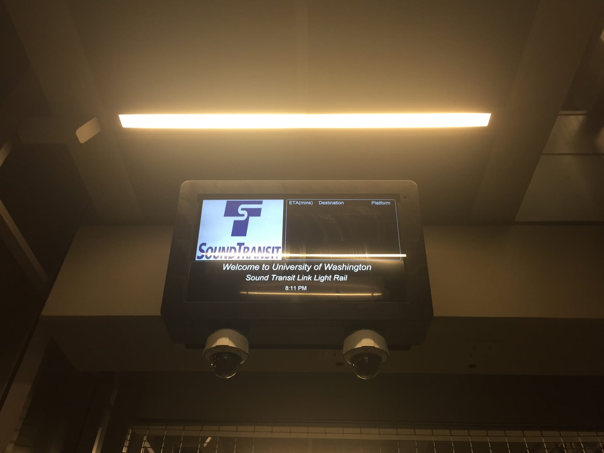 New dynamic sign at University of Washington Station.