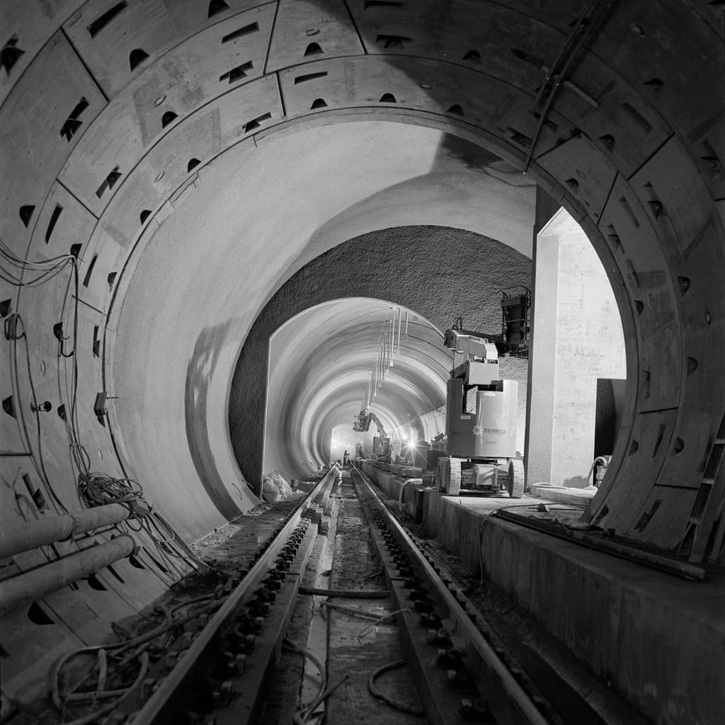 Beacon Hill Station; interface between TBM-bored tunnel (foreground) and STM/NATM mined station platform area (background). (Sound Transit)